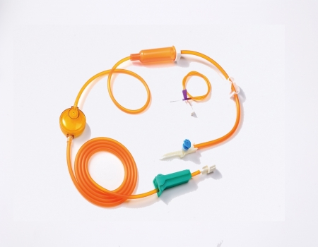 Disposable precision infusion set for light-resistant